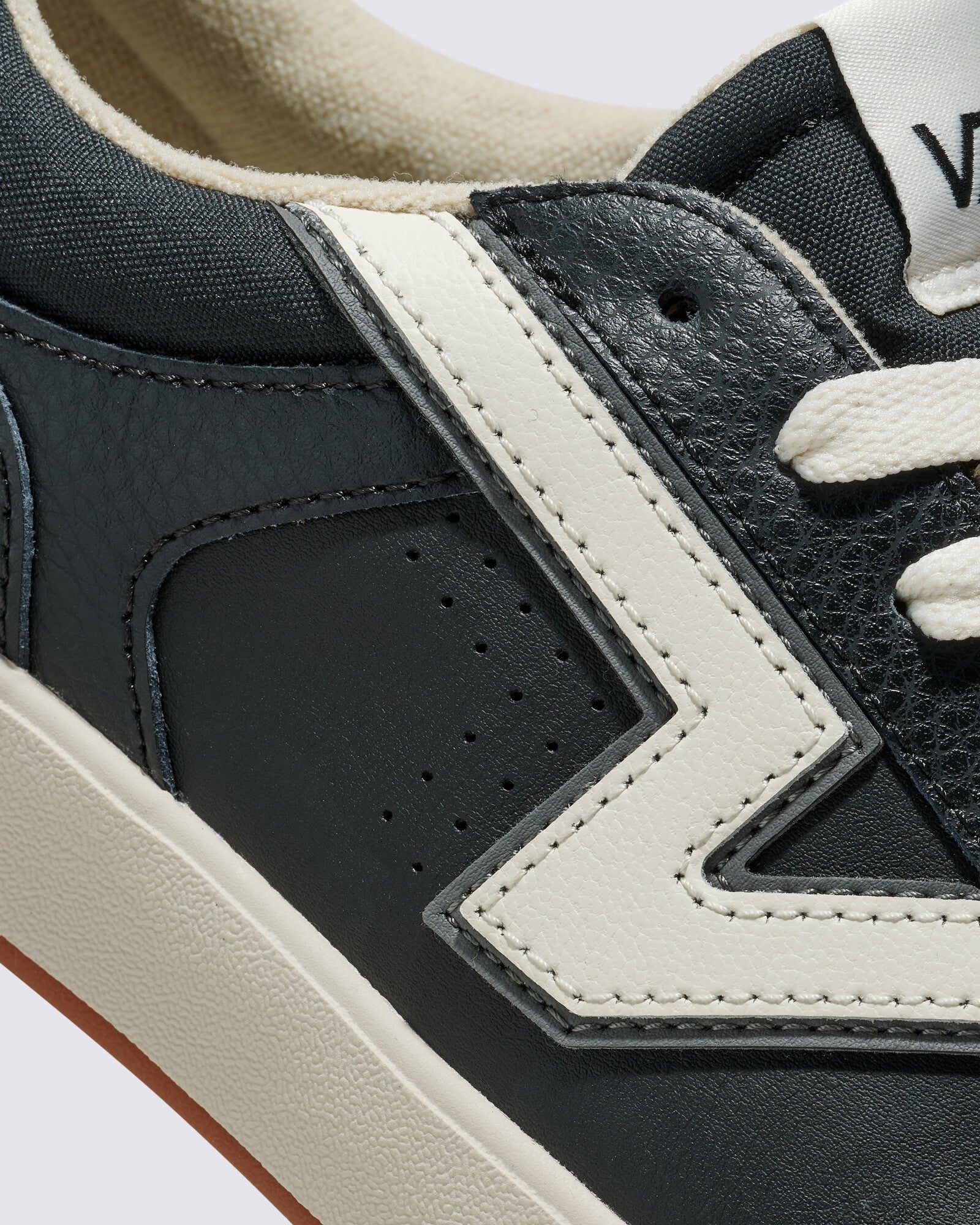 Men's Retro Lowland Comfort - Cushioned Vintage Sports Sneakers for All - Day Wear