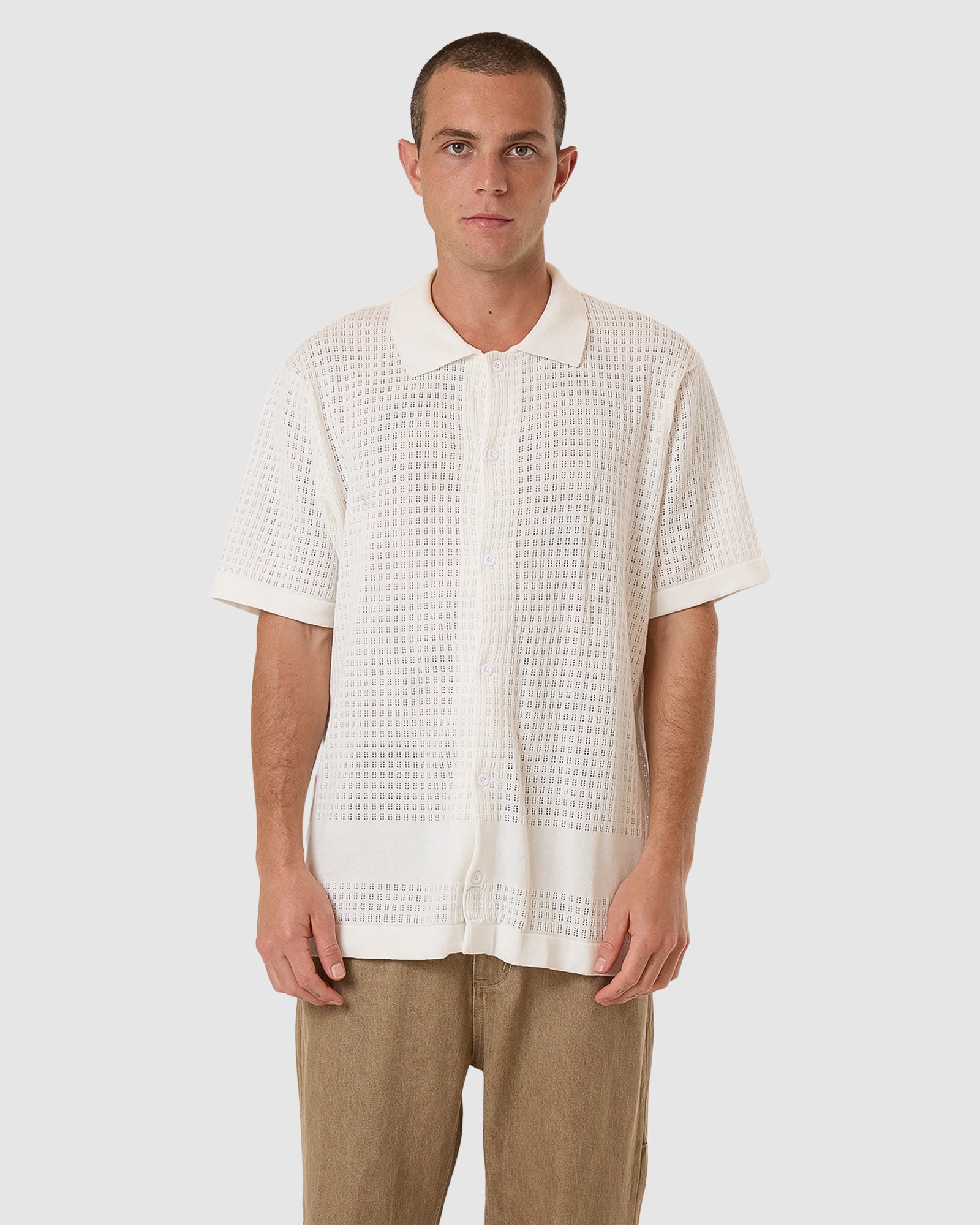 Men's Soft Knit Bowling Shirt for a Timeless Paradise Look