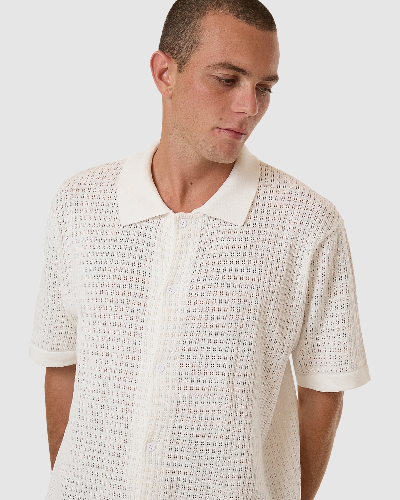 Men's Soft Knit Bowling Shirt for a Timeless Paradise Look