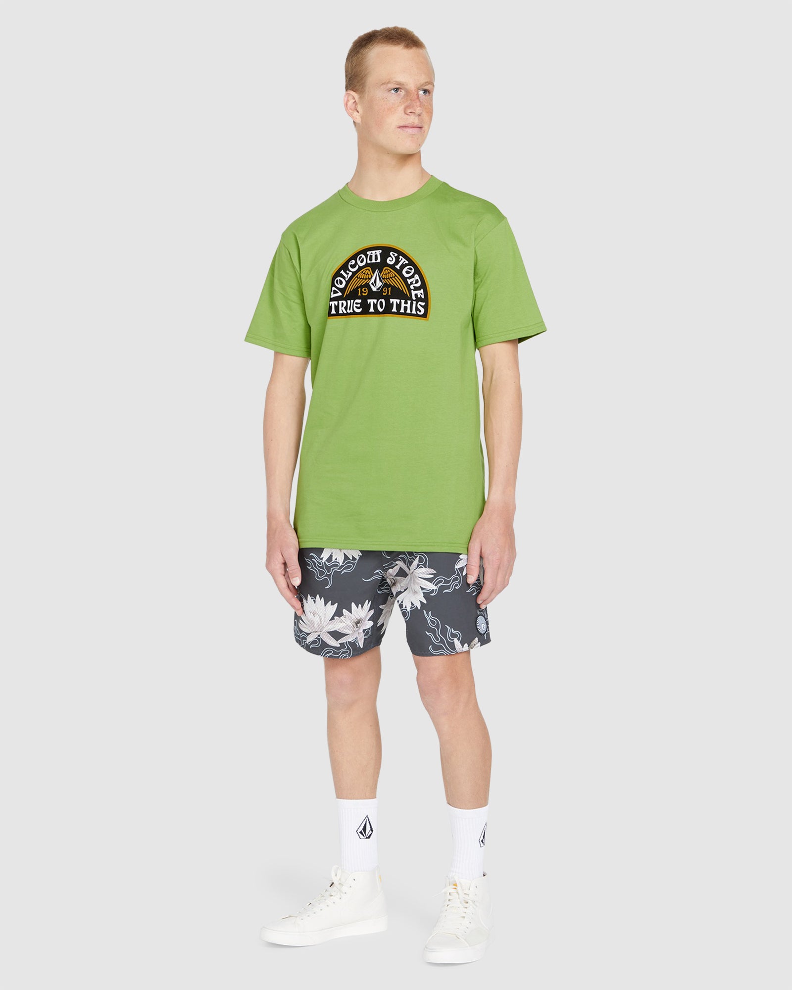 Men's Volcom Poly Suede Cracker 17-Inch Boardshorts for Summer Fun