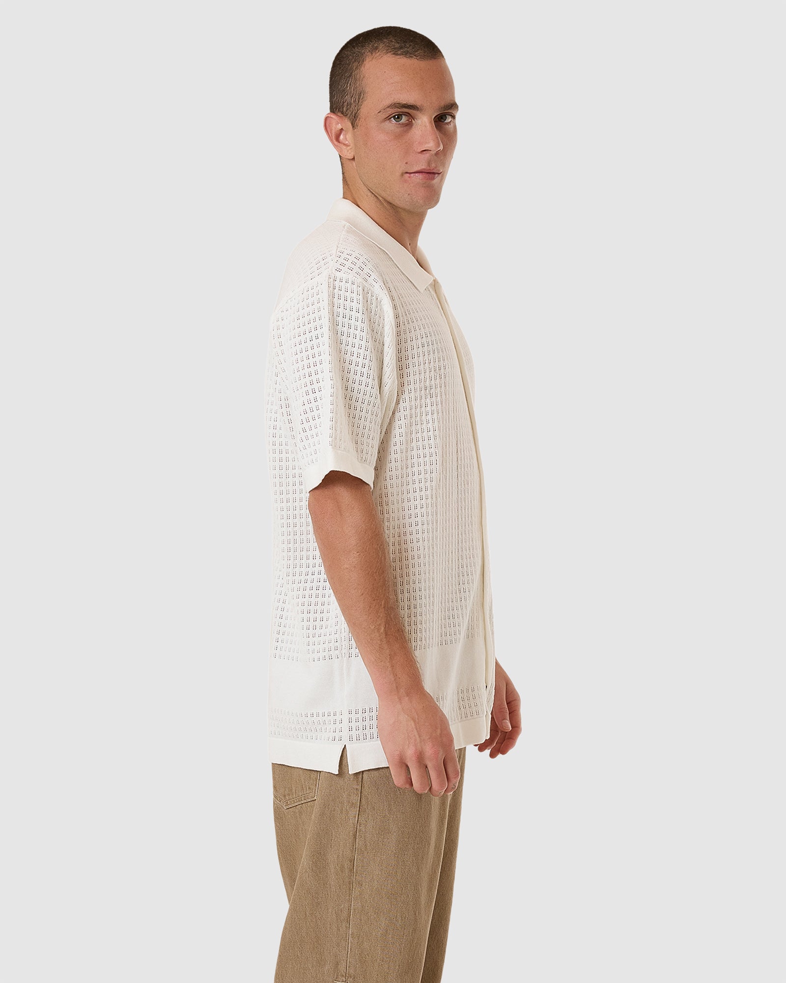 Men's Soft Knit Bowling Shirt for a Timeless Paradise Look
